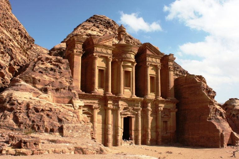 How To Enjoy The Wadi Rum Tour And Camp Under The Glittering Sky How To Enjoy The Wadi Rum Tour And Camp Under The Glittering Sky